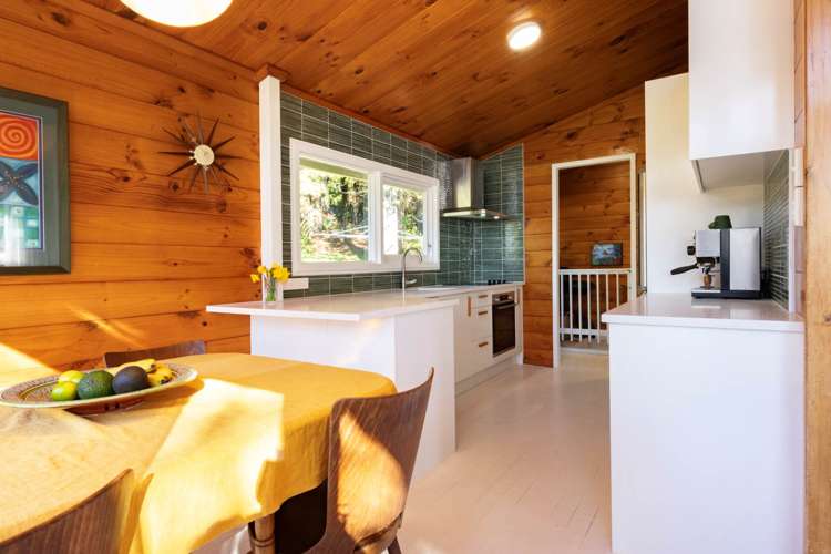 16 Daffodil Street Titirangi_6