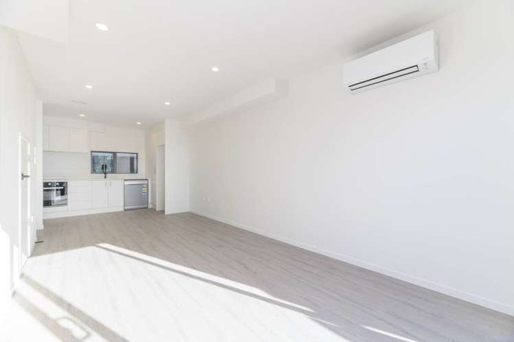 2/52 Rua Road Glen Eden_7