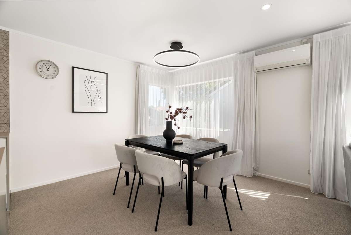 1/43 Kenneth Small Place_3