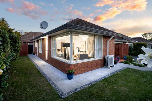 2/3 Cottesmore Close Burnside_2