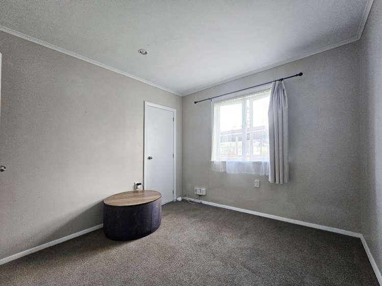 24 Sutton Crescent Papakura_6