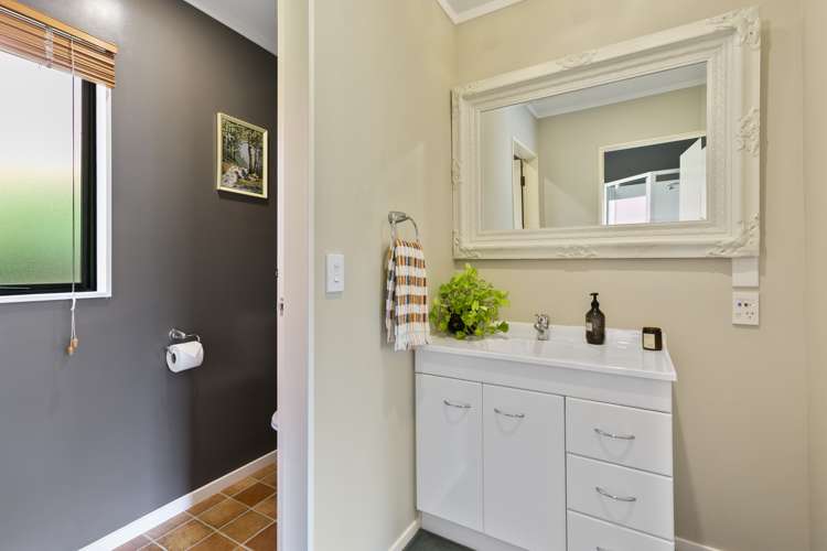 141 Woodman Drive Tawa_13