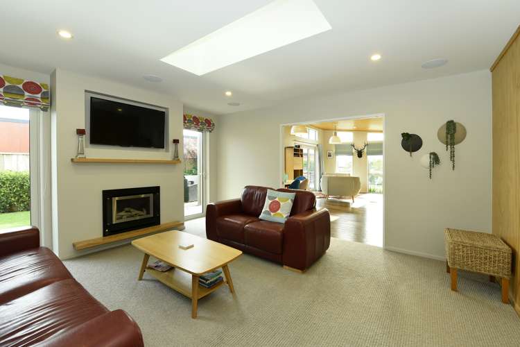 68 Fairose Drive Richmond_8