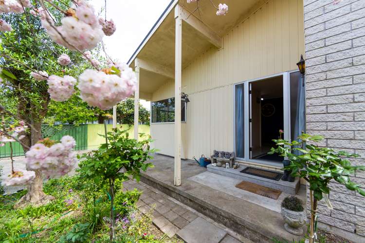 14 Sutton Avenue Clive_18