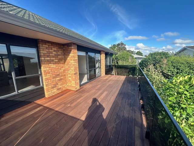 2/247 East Coast Road Mairangi Bay_1