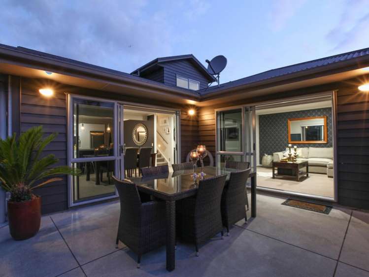 743 River Road Chartwell_0