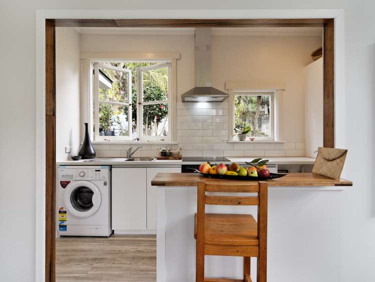 207 Godley Road Titirangi_14