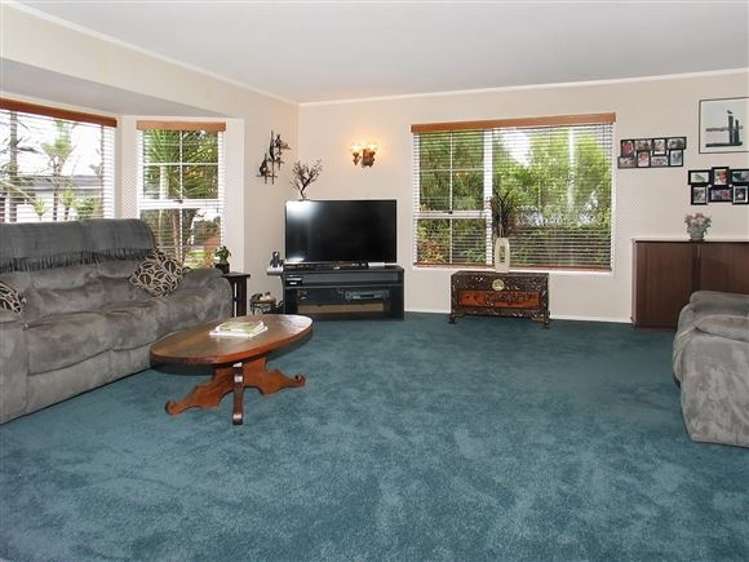 2 Thurso Grove Papakowhai_12