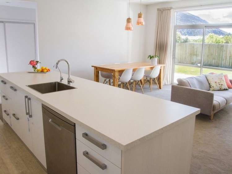 8 Bell Street Lake Hawea_7