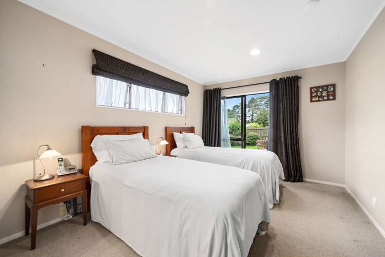 2/7 Mirabell Place Golflands_11