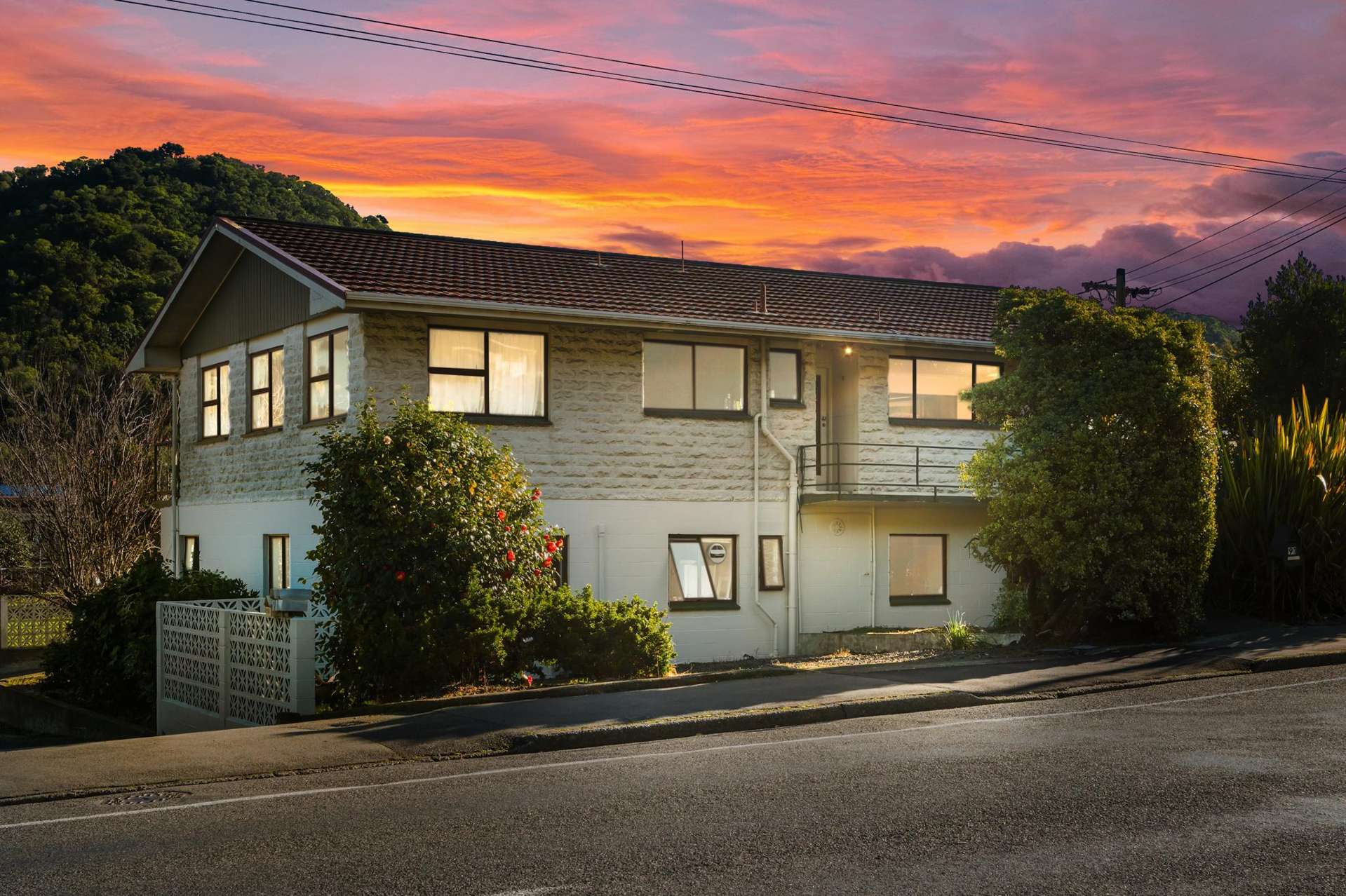 Units 1-3/91 Waikawa Road Picton_0