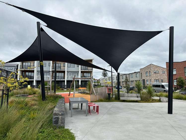 13 Pahoehoe Mt Wellington_14