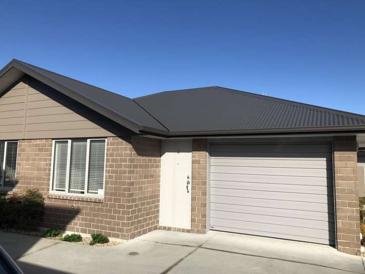 2/27 Jones Crescent_0