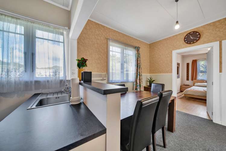 17 Tongaporutu Road Tongaporutu_8