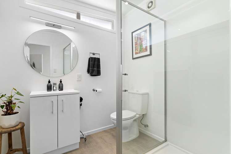 7 Rauhuia Crescent Parau_18