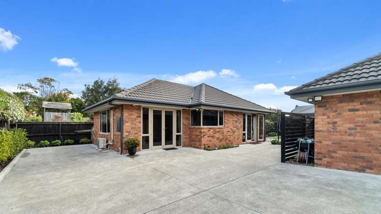 14 Hussey Road Harewood_17