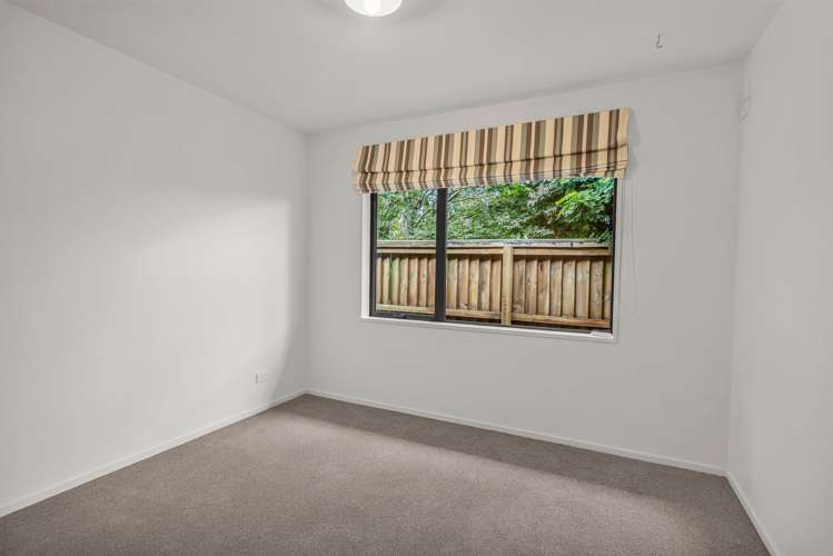 8 Parkdale Close Allenton_18