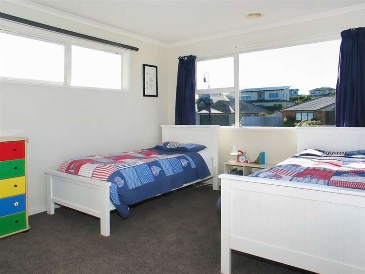 2 Peel Lane Aotea_15