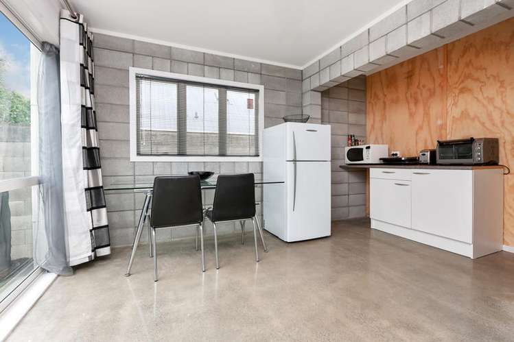 35 Royal View Road Te Atatu South_12