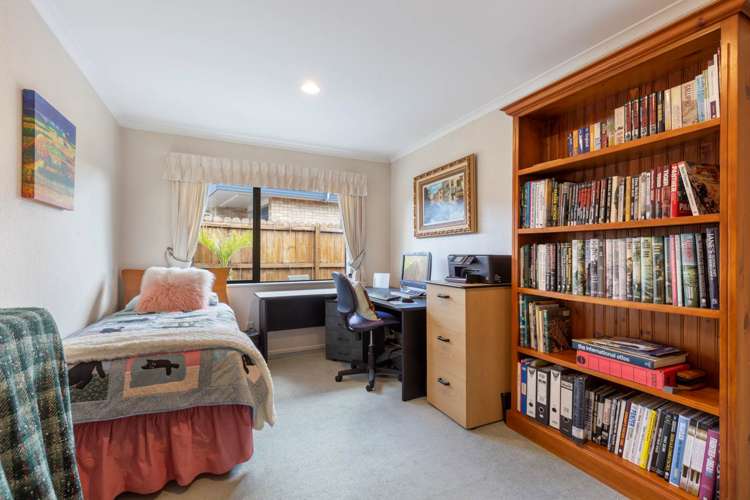 7 Flora Place Wattle Downs_14