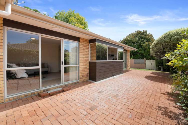 22 Vanderbilt Parade Albany_20