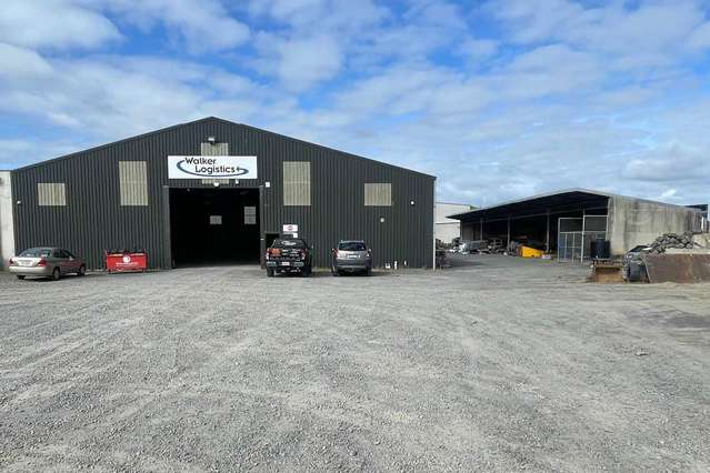 1,000sqm Warehouse in Great Location