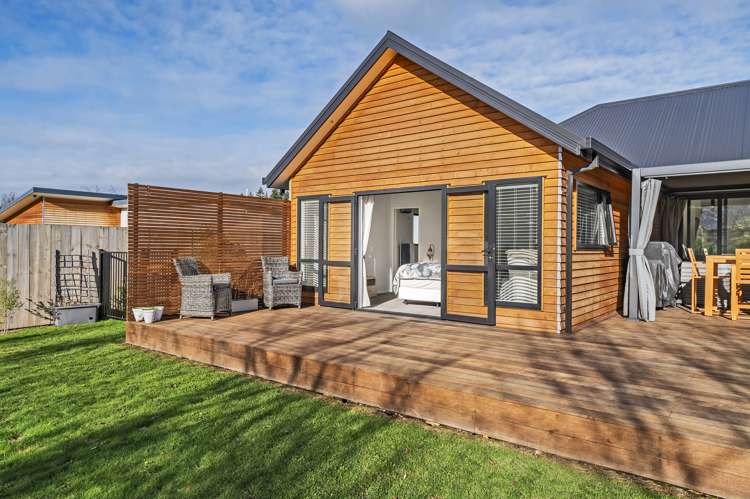 13 Railway Terrace Glentunnel_24