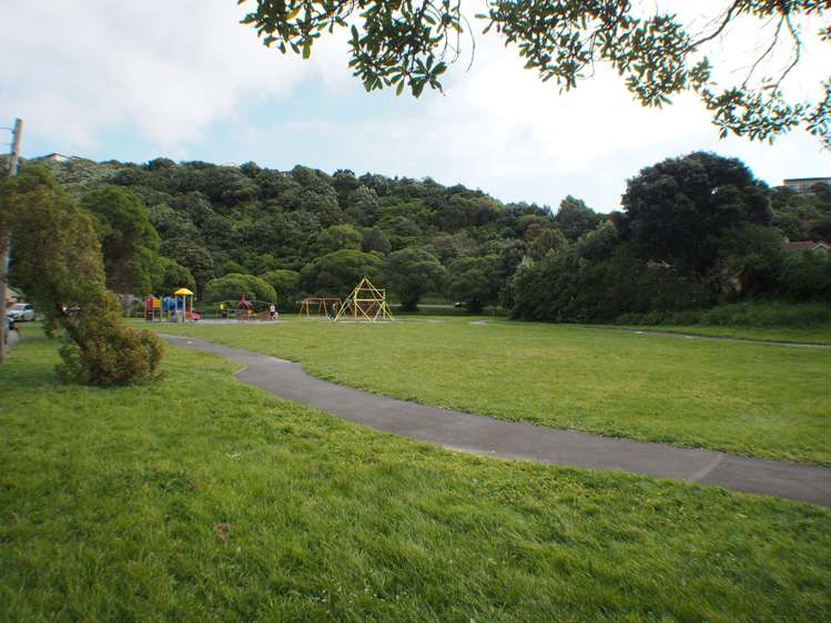 8 Walden Street Strathmore Park_18