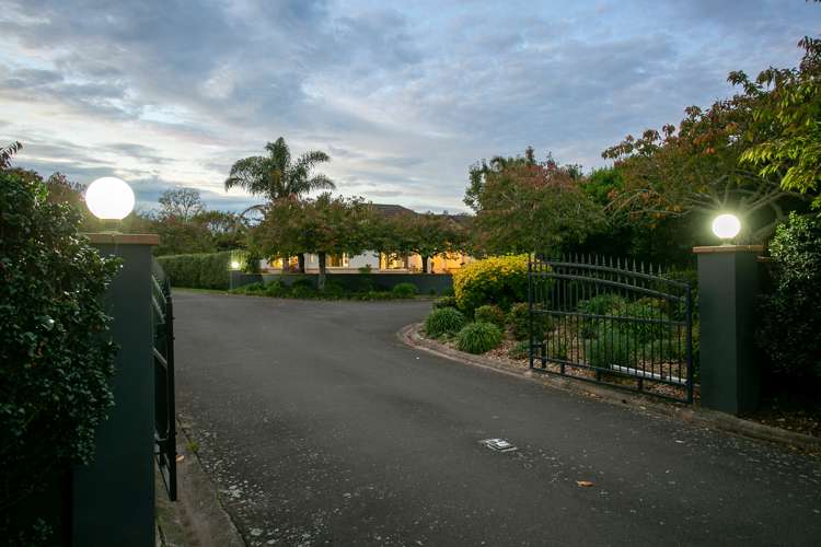 184 The Oaks Drive Leamington_3