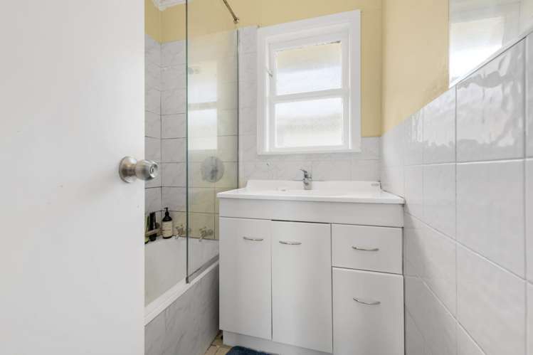 1 Robyn Place Mangere East_14