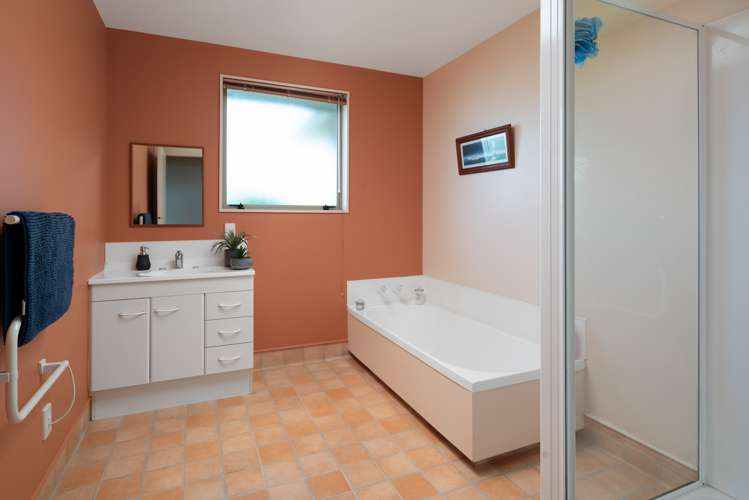 3 Houghton Crescent Redwoodtown_13