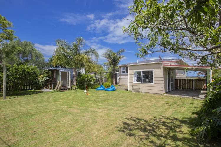 7 Birds Beach Road Tapora_14