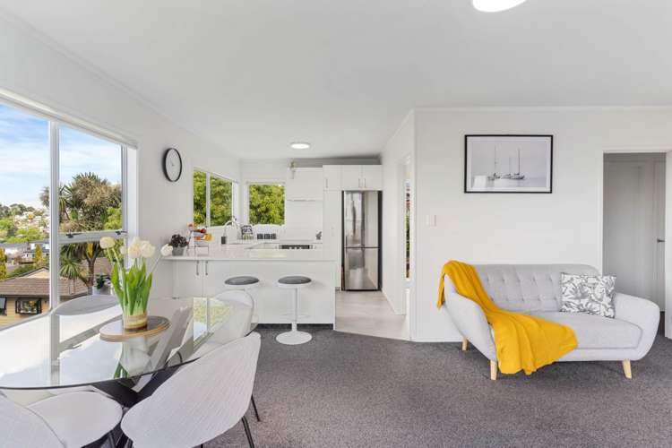 2/51a Target Road Totara Vale_15