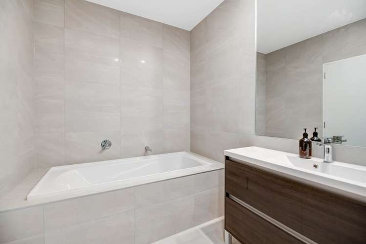 35 Koura Drive Red Beach_21
