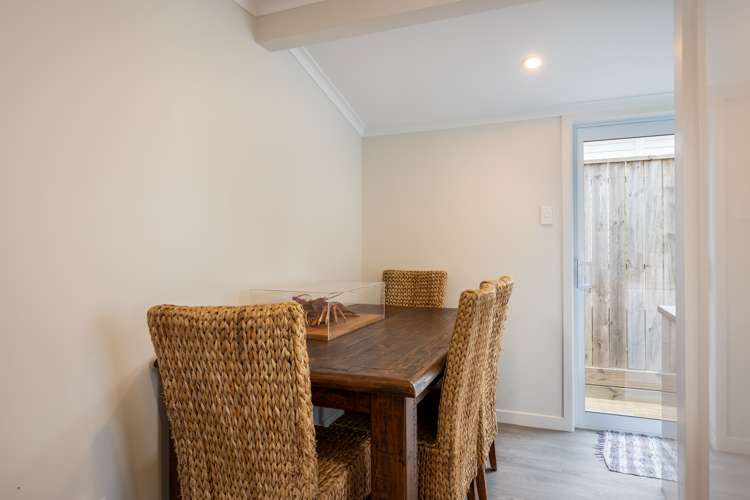 8 York Crescent Westown_14