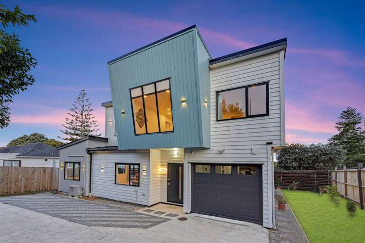24 Pine Avenue_0
