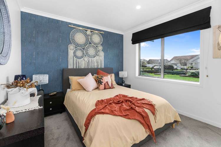 15 Shadbolt Drive Leamington_17