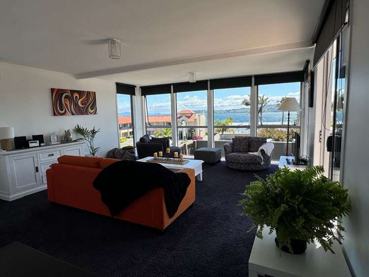 5/232 Lake Terrace Waipahihi_3