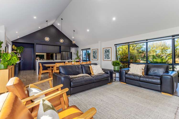 162 Beach Road East Elgin_16