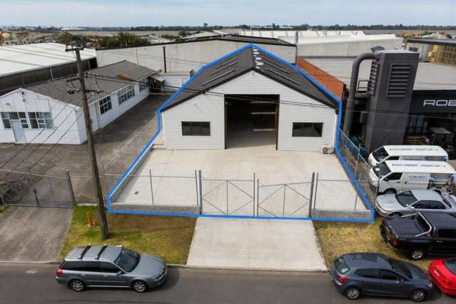 Freehold Onehunga Warehouse &ndash; 380m&sup2;