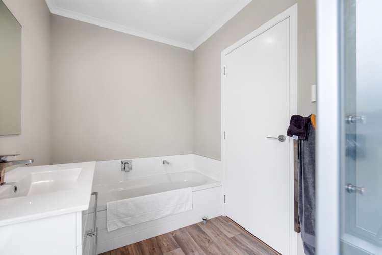 2b Yorkshire Road Silverdale_10