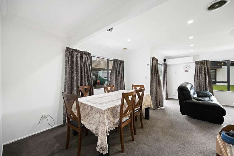 54 Ashurst Avenue 1136_3