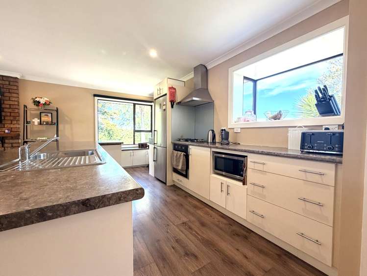 16 George Street Rolleston_6