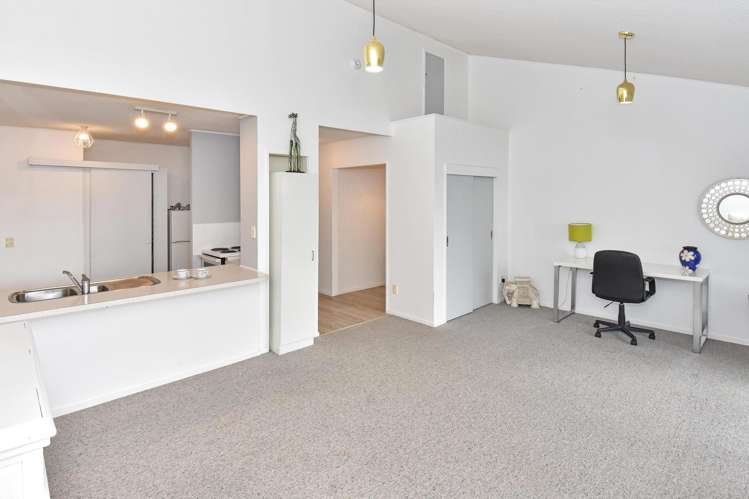 5/151 Kitchener Road Pukekohe_5