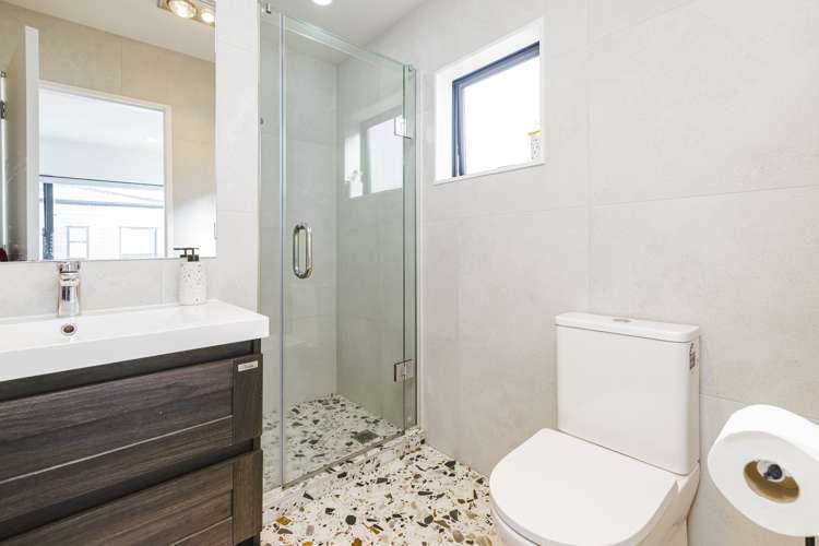 1/77 Glenmore Road Sunnyhills_10