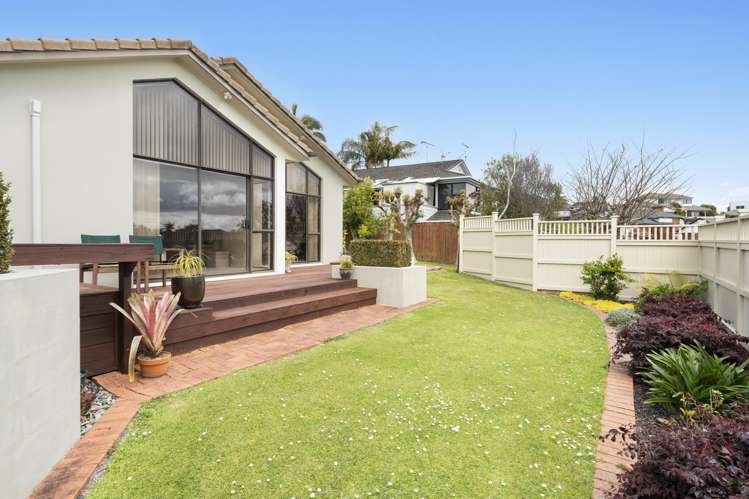 1 Dorrington Place Eastern Beach_14