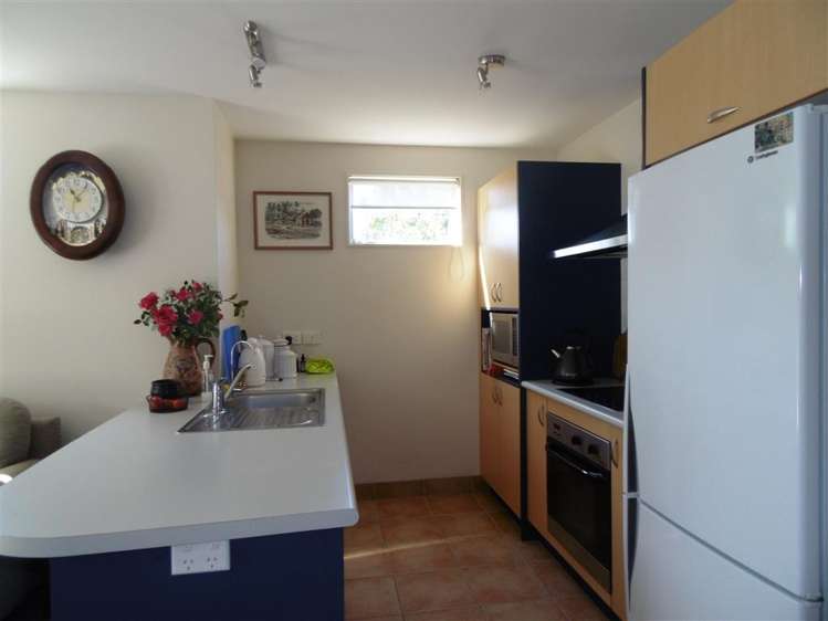B4/30-36 Bay Palms, Bute Road 1607_1