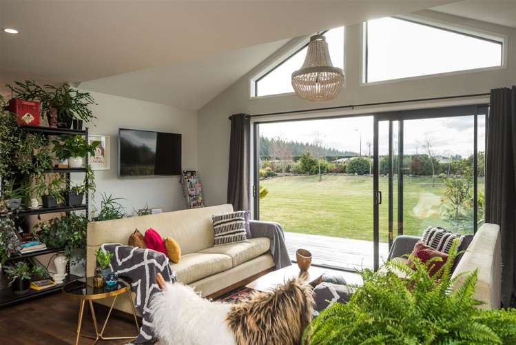 32 Landsborough Drive Darfield_16