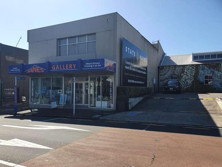 33 Gover Street Central_16