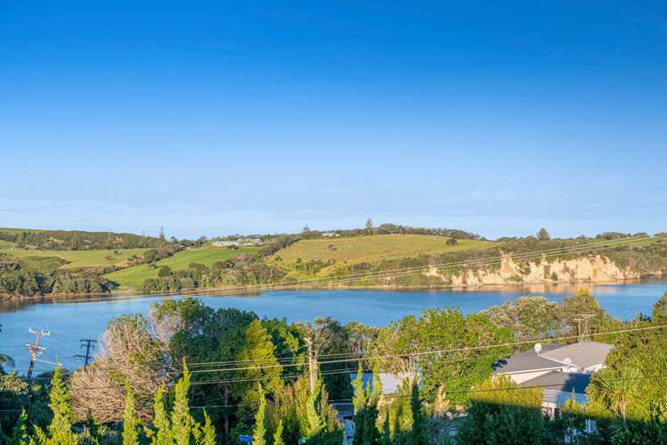 64 Shakespear Road Army Bay_28